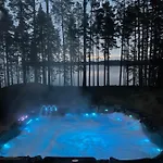 Elegant On The Shore Of Saimaa * Villmanstrand
