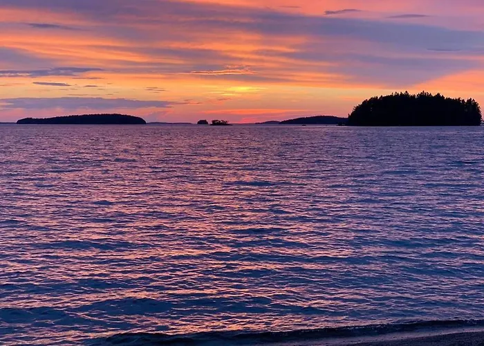 Elegant On The Shore Of Saimaa Villmanstrand